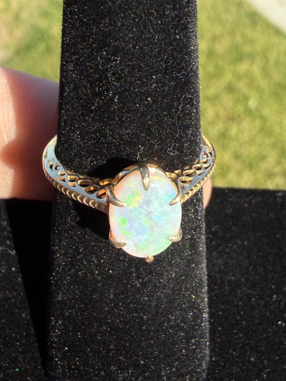 14 k Gold Opal Oval Solitaire Ring - Australian blue green Coober Pedy - Picture 7 of 13